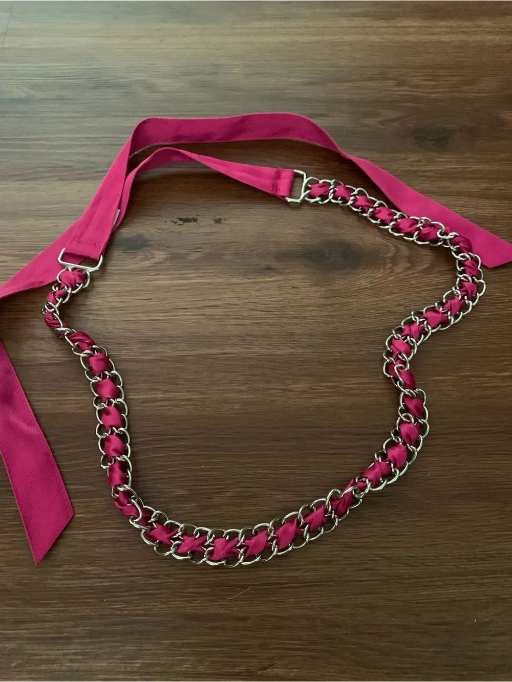 FuchsiaāChain-Link Ribbon Belt